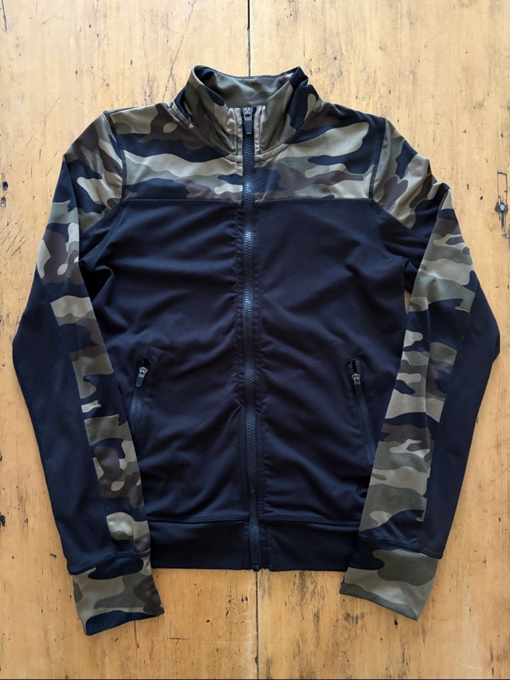 Urban Outfitters Girls Black and Camo Zip-Up Jacket US 14/16 GUC